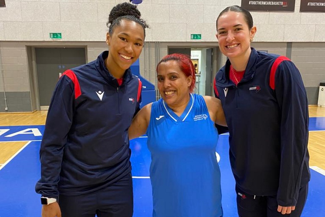 SOGB's 3x3 Captain Fatima Omarji with GB players Savannah Wilkinson and Kirsty Brown